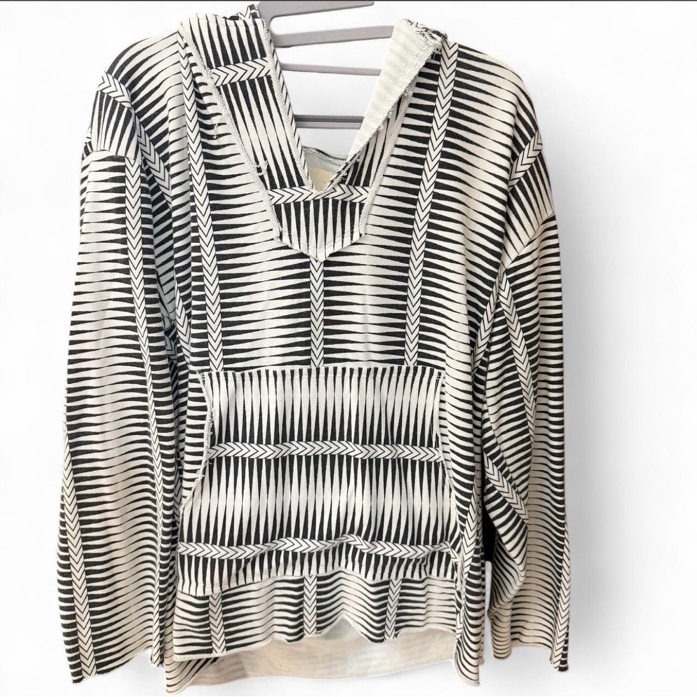 Urban Outfitters Baja Knit Hoodie // Geometric Tribal Print Pullover